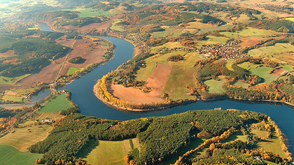 Podzimní krajina v okolí Vltavy
