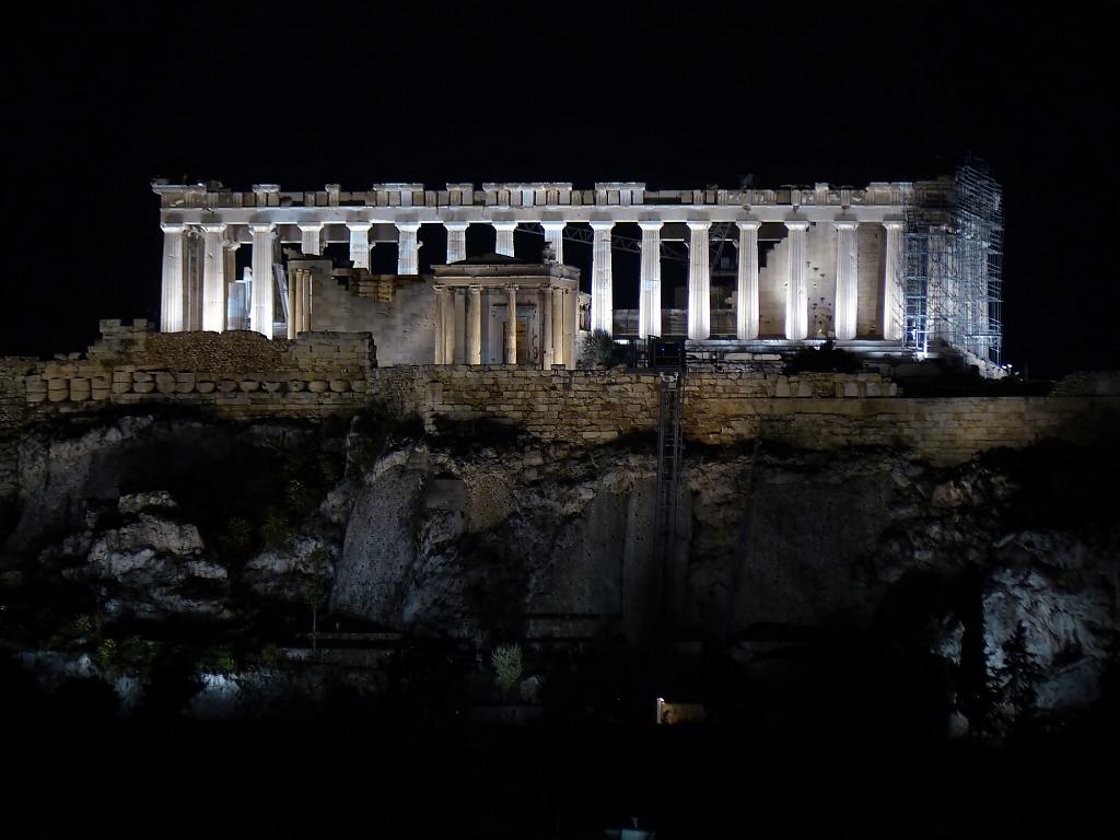 Nočná Akropola