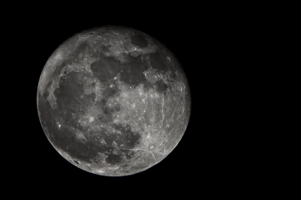 Přirozený satelit alá Měsíc