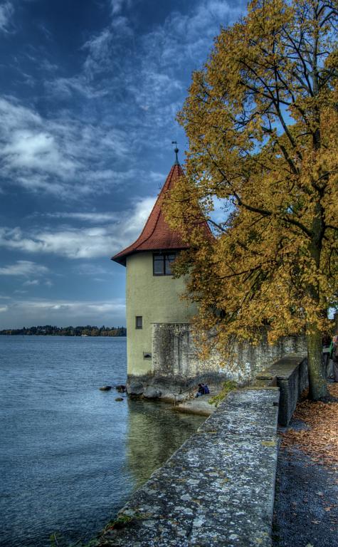 Věžička na břehu Bodamského jezera