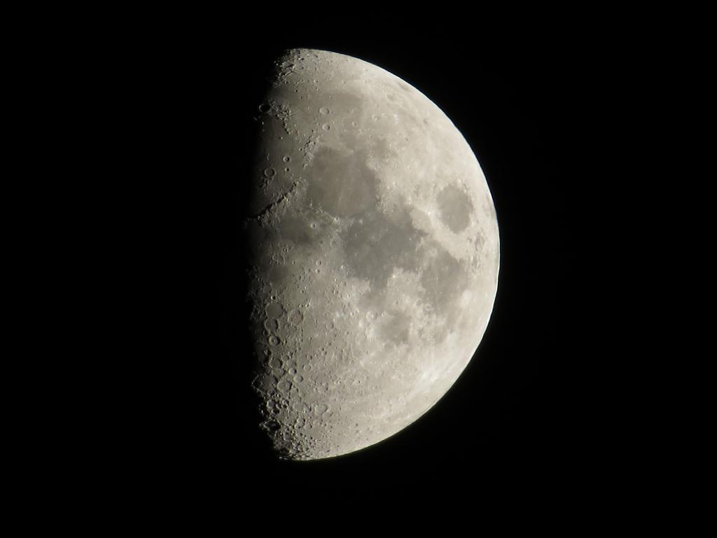 Mesiac 9.3.2014