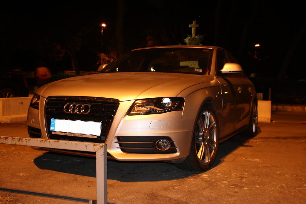 Audi v Chorvatsku na odtahovém parkovišti