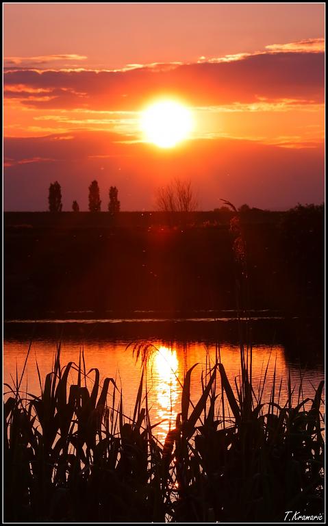 Západ slnka nad jazerom Kvetoslavov