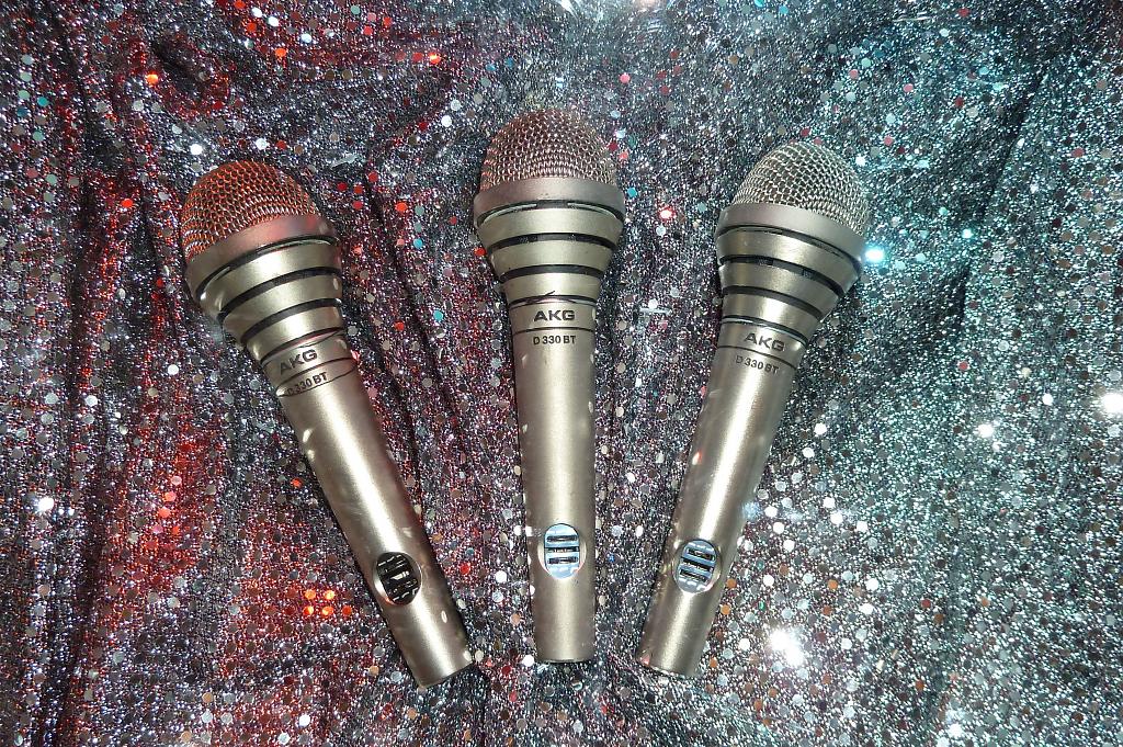 Tři mikrofony slavné čtveřice