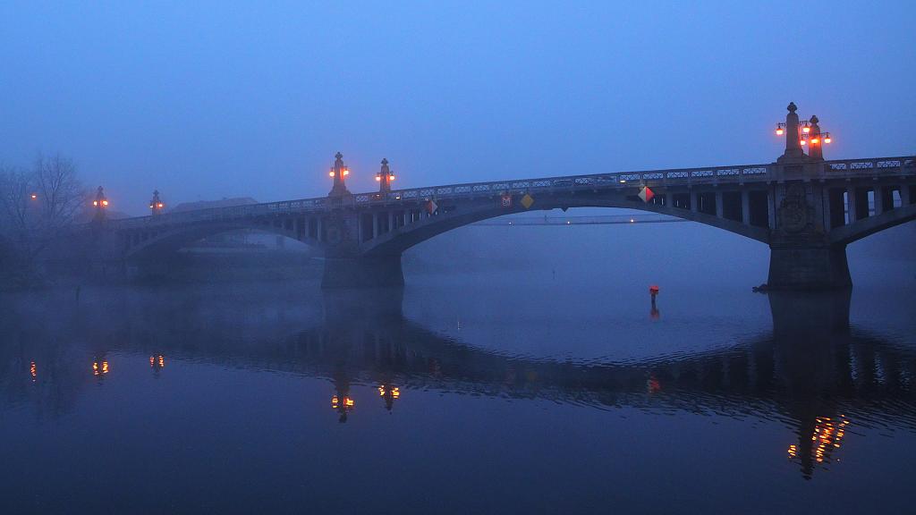Nymburk - most v mlze