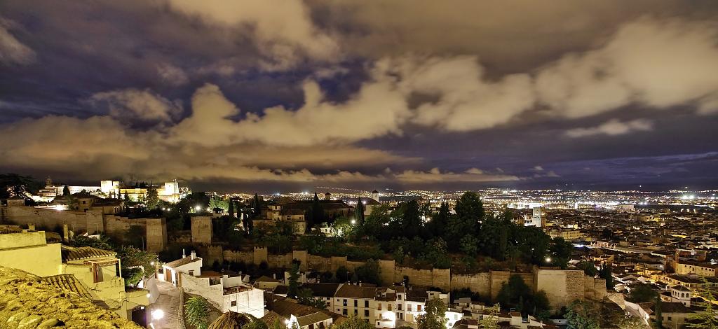 Noční Granada