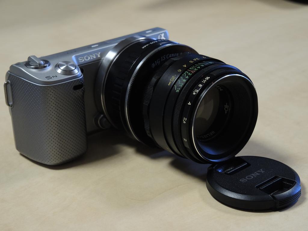 Nikon Coolpix P7700 - Sony NEX-5N (optika Helios 44-2 f2/58)