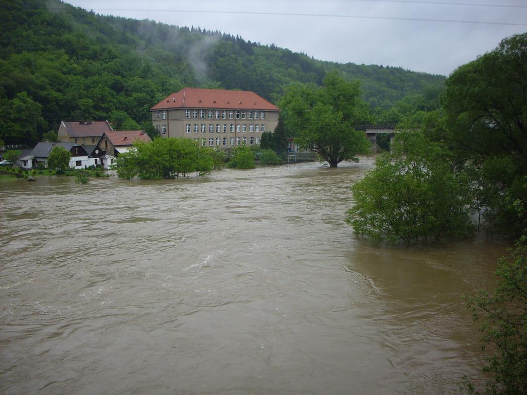 Berounka záplavy Roztocký most