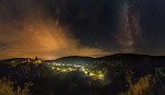 noční obloha panoramaticky