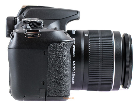 Canon EOS 1300D pravá strana