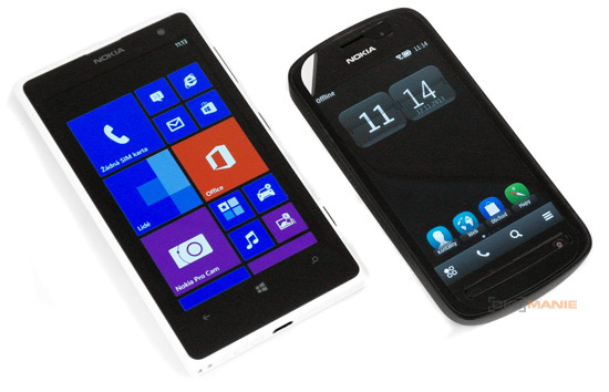 Nokia Lumia 1020 a Nokia 808 PureView displej