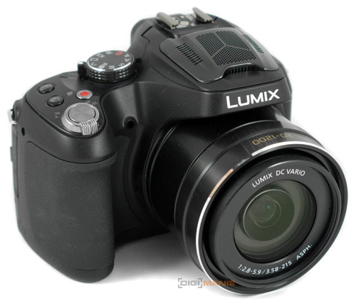 Panasonic Lumix FZ72 celkový pohled