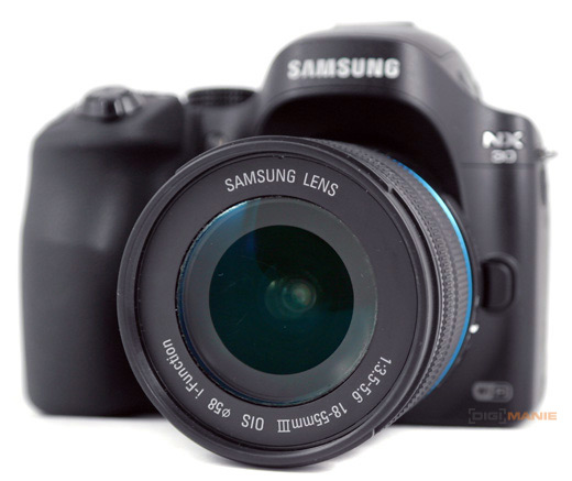 Samsung NX30 s 18-55mm objektivem 2