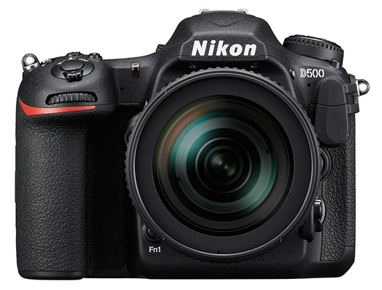 Nikon D500 přední pohled